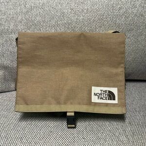 North face Cross body laptop bag
